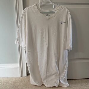 Nike Men's Classic White Tee